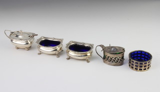 A silver 3 piece matched condiment and minor condiments, weighable silver 197 grams 