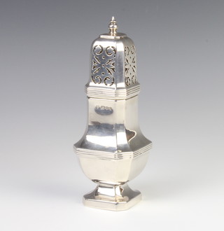 A silver octagonal sugar shaker London 1971, 163 grams, 18cm 