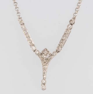 An 18ct white gold diamond drop necklace, 4.3 grams