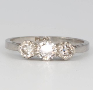 A platinum 3 stone diamond ring approx. 0.7ct, size N 1/2 