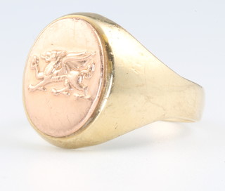 A 9ct yellow gold 2 colour Welsh signet ring, size U, 10.6 grams