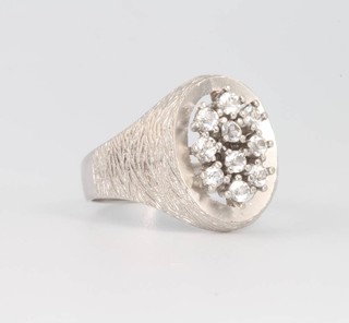 A white gold paste set dress ring size P 