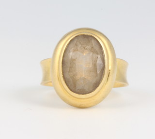 An 18ct yellow gold citrine dress ring size O