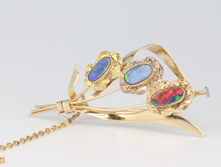 A 10ct yellow gold synthetic opal brooch 