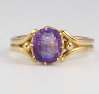 A 9ct yellow gold amethyst ring, size I 1/2