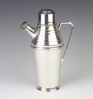 An Art Deco silver plated cocktail shaker pourer 24cm 