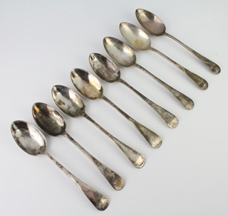 A matched set of 8 silver dessert spoons Sheffield 1907 and 1910, 392 grams 