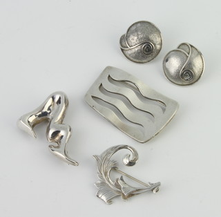 A stylish silver free form brooch, 2 others and a pair of earrings 