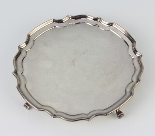 A silver card tray with Chippendale rim, Sheffield 1979, 15cm, 172 grams 