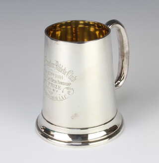 An Edwardian silver mug with presentation inscription Sheffield 1903, 13cm, 555 grams