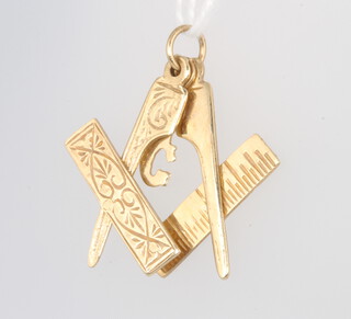 A 9ct yellow gold Masonic pendant 1.9 grams 