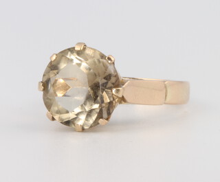A 9ct yellow gold quartz dress ring size Q gross 6 gr