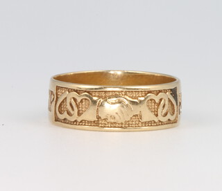 A 9ct yellow gold engraved ring size P 1/2, 2.9 grams