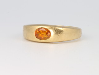 A gentleman's 18ct yellow gold citrine ring size W, 10.4 grams
