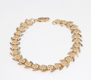 A 9ct yellow gold fancy link bracelet 10.3 grams, 17cm 