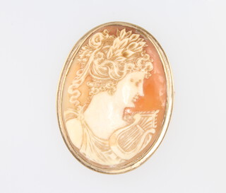 A 9ct yellow gold cameo portrait brooch 50mm x 40mm 