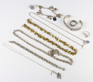 A silver bracelet and minor silver jewellery, 192 grams