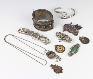 A silver bracelet and minor silver jewellery, 332 grams 