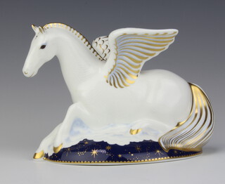 A Royal Crown Derby Imari pattern paperweight - Pegasus no.912 of 1750, gold stopper 12cm 
