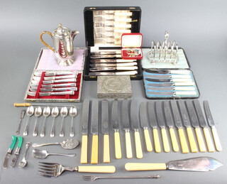A silver plated 5 bar toast rack, minor plated cased sets and plated cutlery  