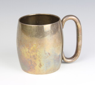 A silver globular mug with presentation inscription, London 1934, 302 grams 