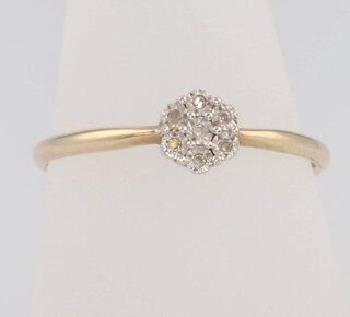 A 9ct yellow gold diamond cluster ring size S, 1.4 grams