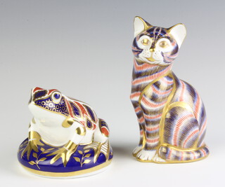 A Royal Crown Derby Imari pattern paperweight in the form of a frog (no stopper) 8cm, a ditto of a cat 13cm (no stopper) 