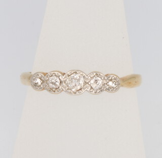 An 18ct yellow gold 5 stone diamond ring, size L, 1.9 grams 