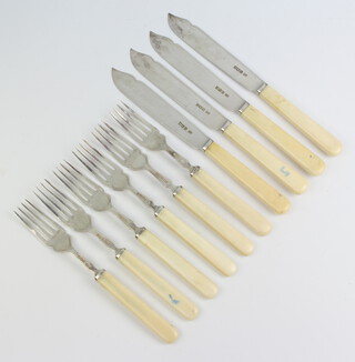 A set of 6 silver bone handled fish eaters Sheffield 1922 comprising 4 knives and 6 forks 