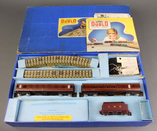 A Hornby Dublo EDP2 passenger train set boxed