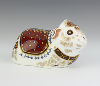 A Royal Crown Derby Imari pattern paperweight of a guinea pig, gold stopper 7cm 