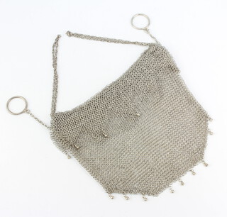 A silver mesh purse, 124 grams