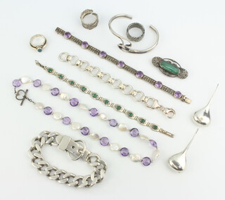 A silver bracelet and minor silver jewellery, 262 grams 