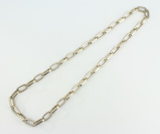 A silver flat link bark finish necklace, 165 grams