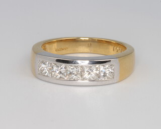 An 18ct yellow gold 5 stone diamond ring, 1ct,  size L 1/2