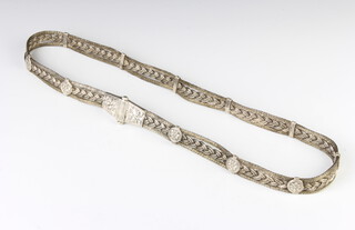 A Continental silver mesh belt, 140 grams
