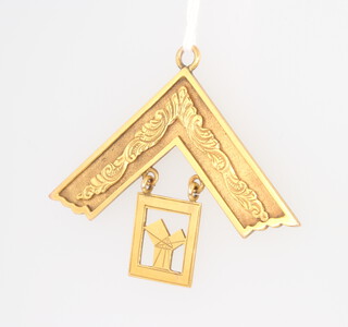 A 9ct yellow gold Masonic jewel 8.1 grams 