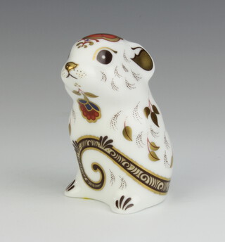 A Royal Crown Derby Imari pattern paperweight of a mouse with gold stopper 6cm 