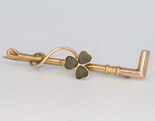 A 9ct yellow gold hardstone crop bar brooch with 3 leaf clover 1.8 grams 