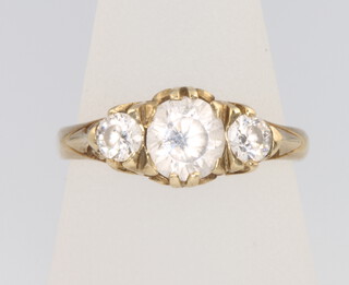 A 9ct yellow gold paste set ring, 3 grams, size M 