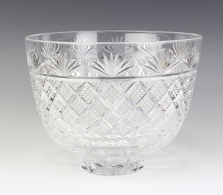 A Royal Brierley pedestal fruit bowl 25cm, contained in a fitted box 