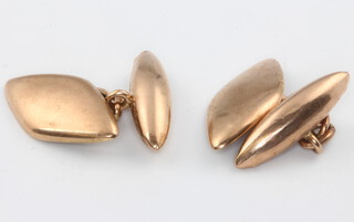 A pair of 9ct yellow gold cufflinks 4.4 grams