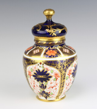 A Royal Crown Derby Imari pattern urn and cover 19cm 7761128 