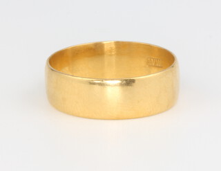 A 22ct yellow gold wedding band 3 grams, size M 