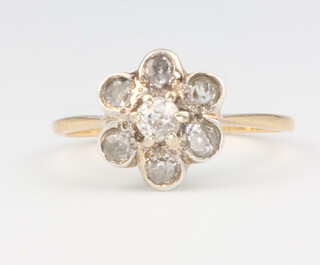 An 18ct yellow gold diamond cluster ring, size O 1/2, 2.2 grams