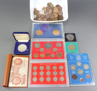 15 Elizabeth II sixpences 1953-67, Farewell to LDS 1965 proof set and other minor coins 