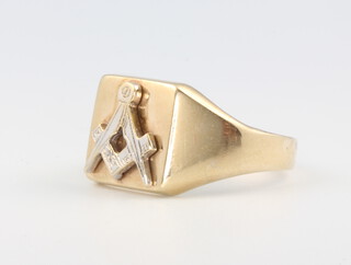 A 9ct yellow gold Masonic ring size U, 9.2 grams