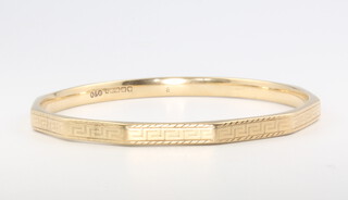 A 9ct yellow gold bangle, 12.1 grams