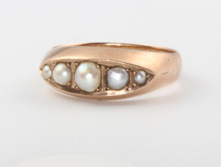 A 9ct yellow gold pearl ring, size L, 3.6 grams