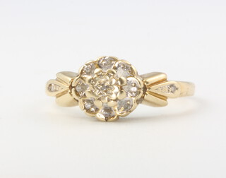 A 9ct yellow gold diamond cluster ring 2.6 grams, size O 1/2